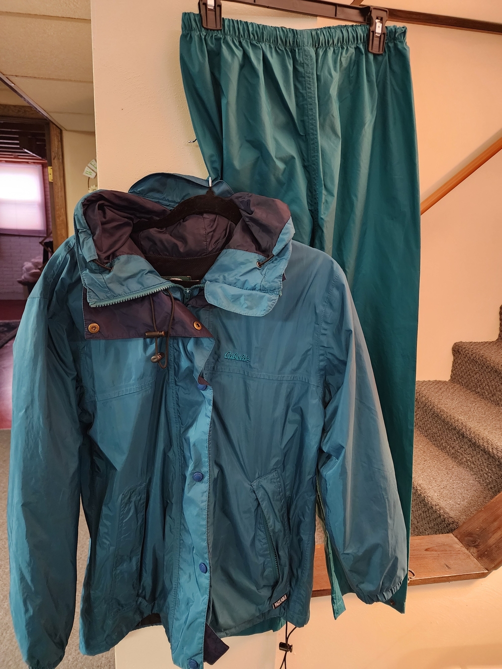 Cabelas Womens Waterproof Jacket and Pants Set Jacket M Pants S